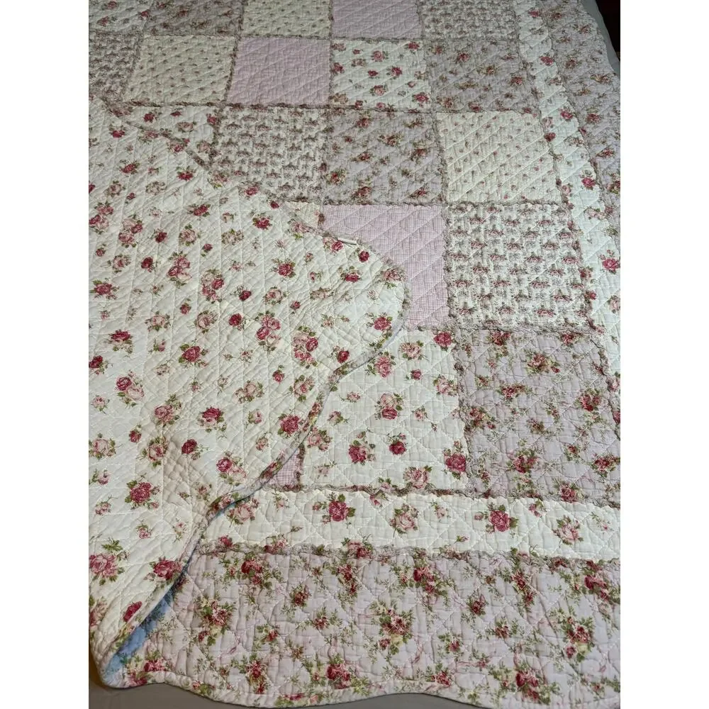 VTG Shabby Chic Pink Floral Antique Rose Patchwork Quilt Blanket Twin Scalloped